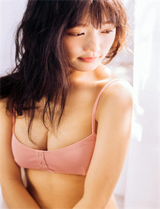 女孩站起来